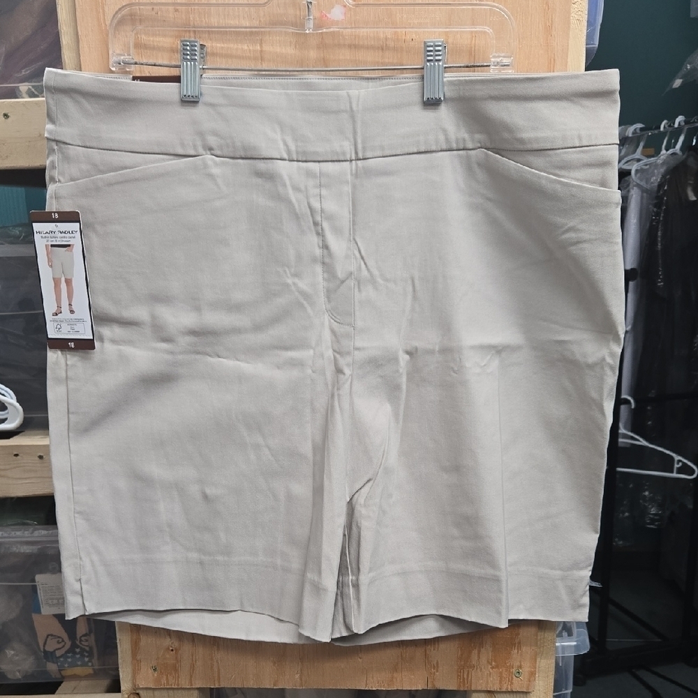 Hilary Radley Size 18 Light Beige Bermuda Style Shorts